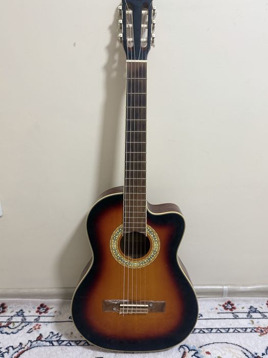 Гитара классическая.