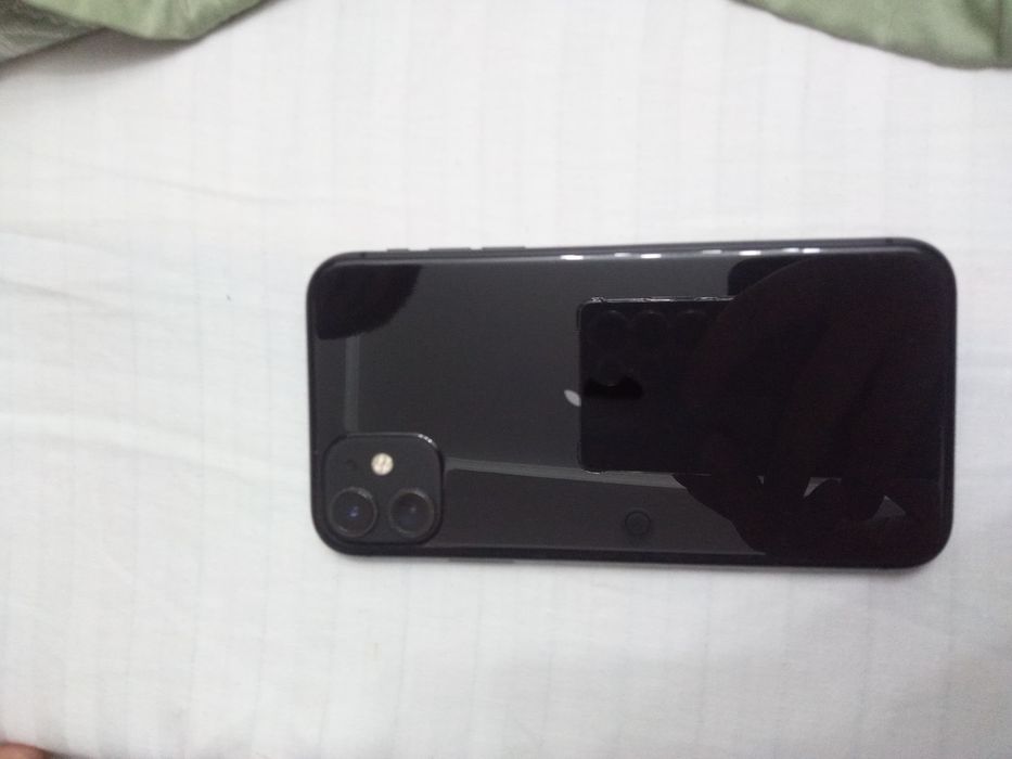 Продам айфон 11,128 гб  Акб72%