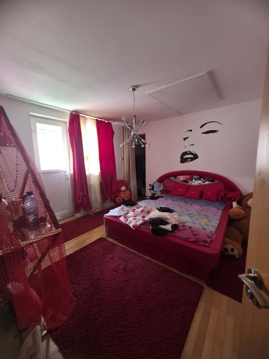 Suoer Pret 1200E mpVand apartanent 4 camere la vila et1 120mp cu 2 balcoane unul de 15mp si un de 5mp