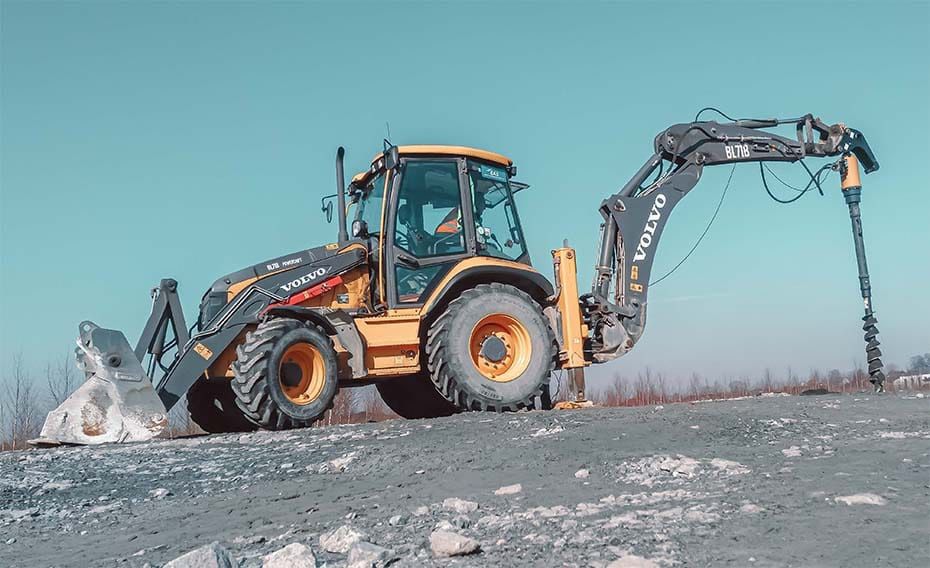 Услуги  3в1 эксковатор-погрузчик