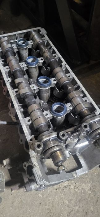 Головку блока 406,405,409.