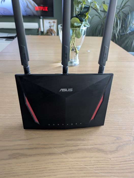 Безжичен рутер ASUS RT-AC68U от висок клас