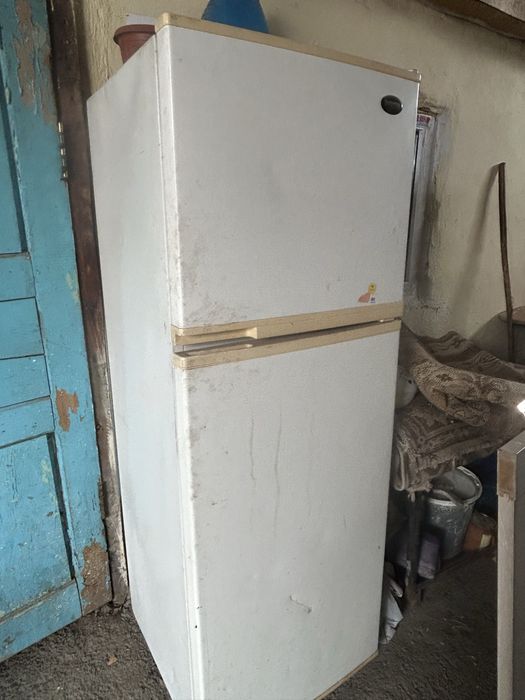 Холодильники 2 шт