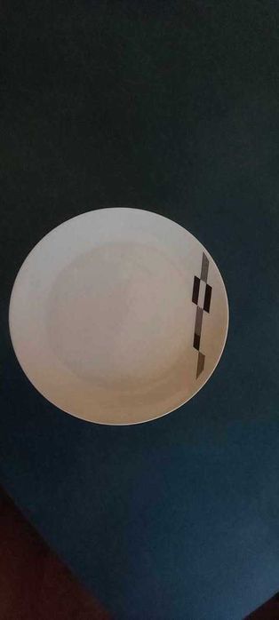 продавам български порцеланови чинии