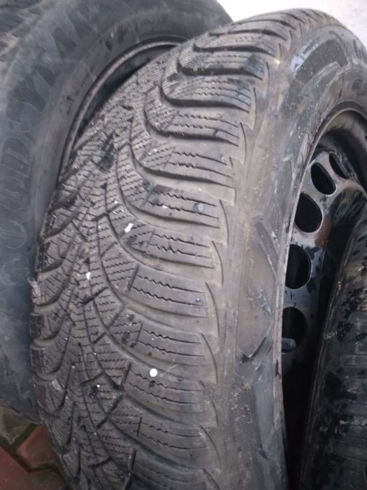 Anvelope Goodyear cu jante 205 60 16