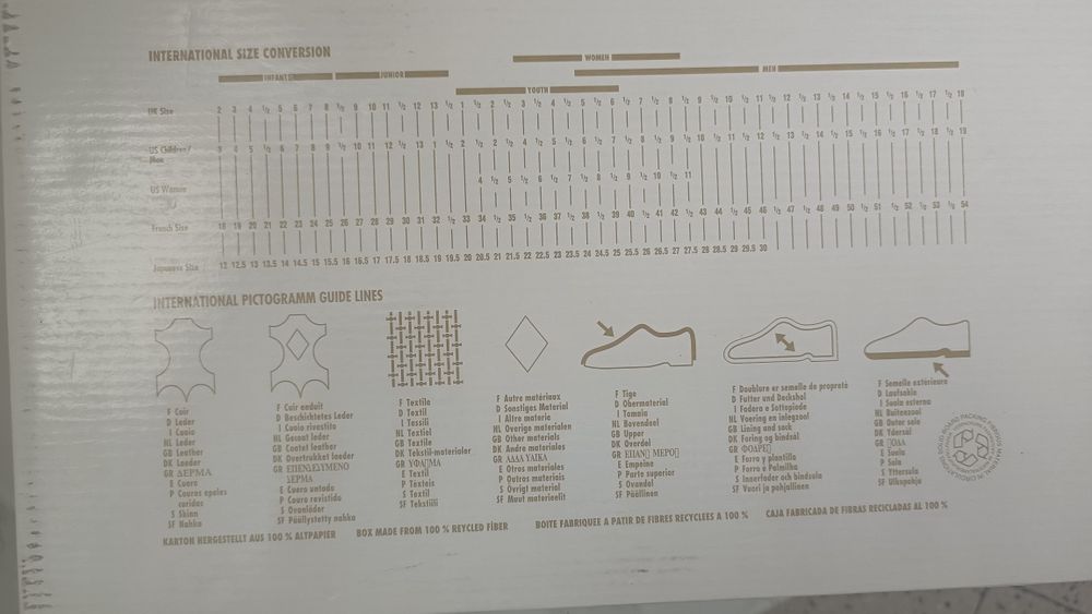 Продам новые кожаные ботинки 40 размер