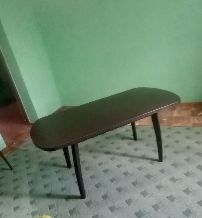Продам стол обеденный раздвижной