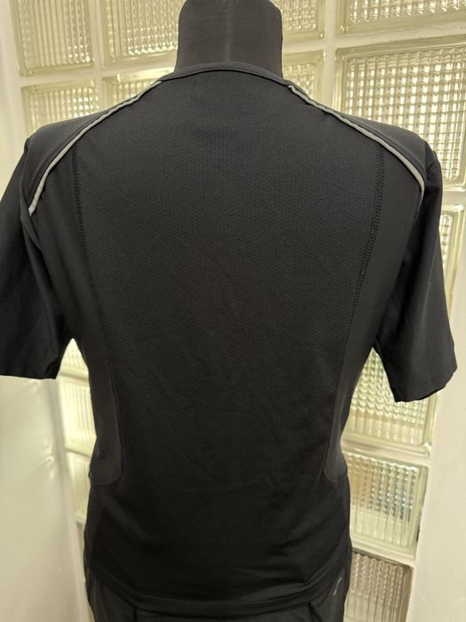 Set pantaloni si tricou Nike