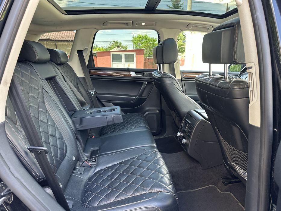 Volkswagen Touareg Exclusive Edition 2017 - Multiple Dotari -186.000 km Stare Impecabilă