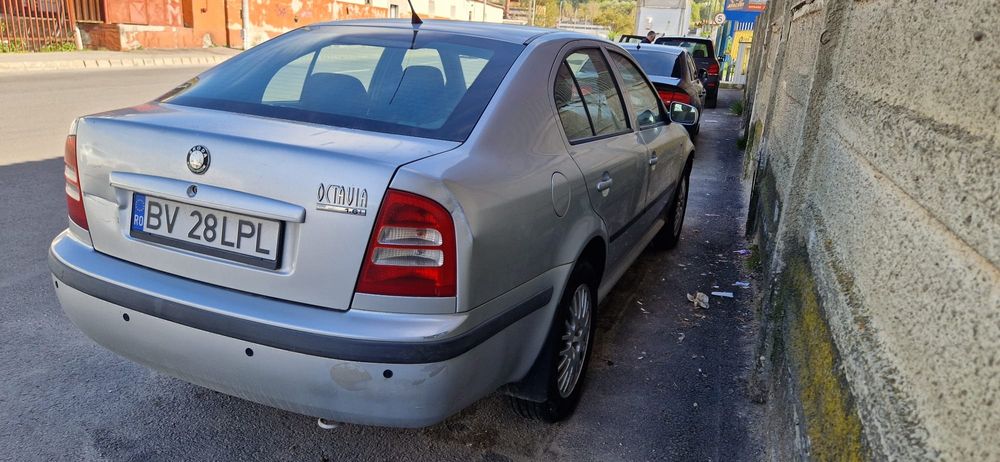 Skoda Octavia 1.6 avariat