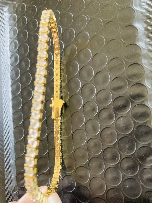 Bratara aurie din oțel inoxidabil noua.