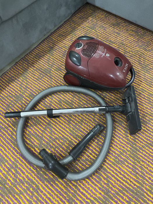 Рабочий пылесос Nova в хорошем рабочем состоянии