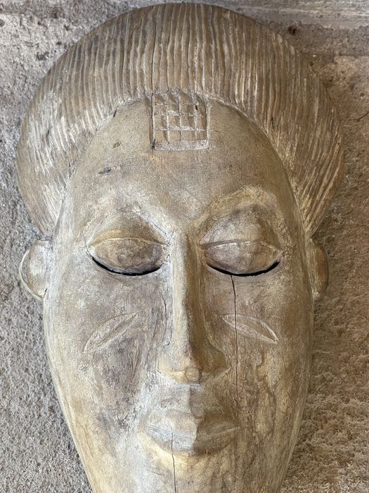 Стара африканска дървена маска