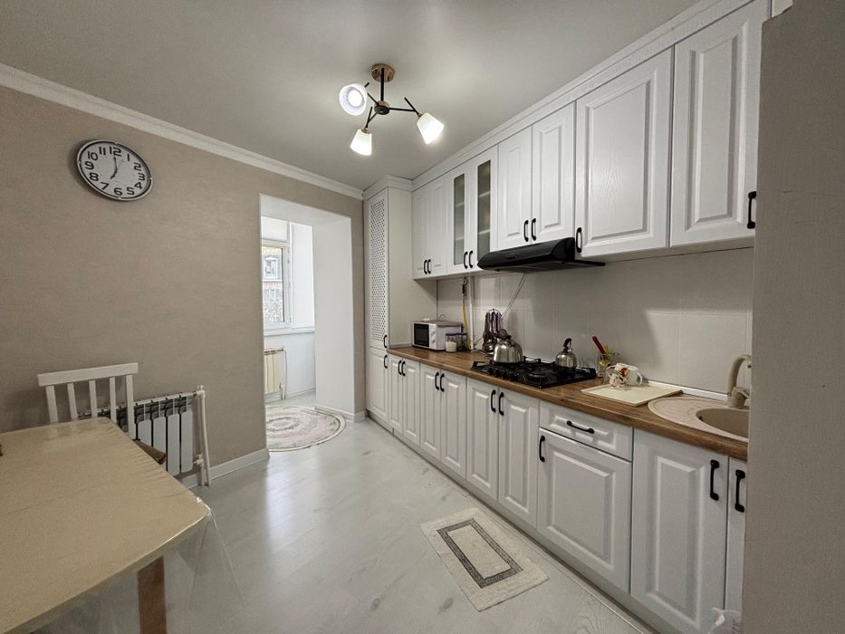 Продам квартиру 3-4комнатная 90кв. м