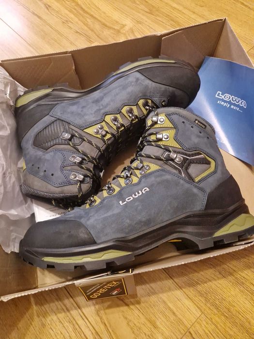 Bocanci, ghete LOWA Camino Goretex, masuri 45-46. Made in Germany!