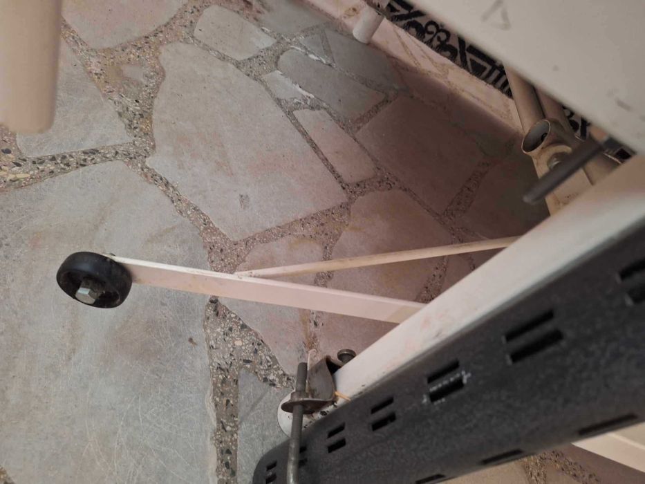 Болнично легло С МАТРАК, МНОГО запазено