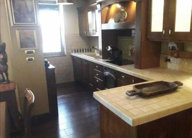 Дава се под наем Двустаен апартамент в Бургас, Възраждане - 68 кв.м за 234.6 € - Снимка #2