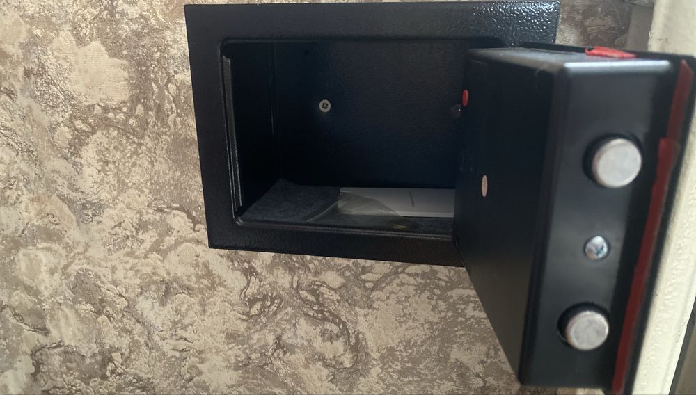 Сейф продам кодовый