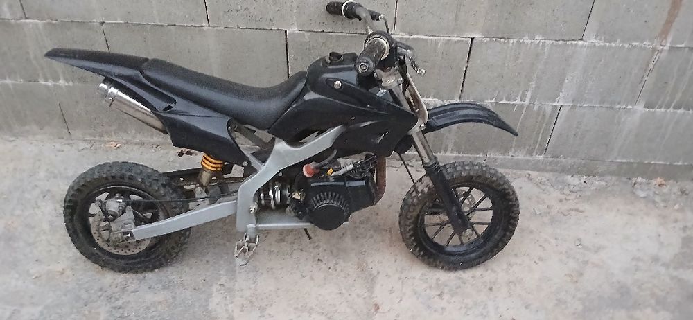 Vând motocros foarte bun