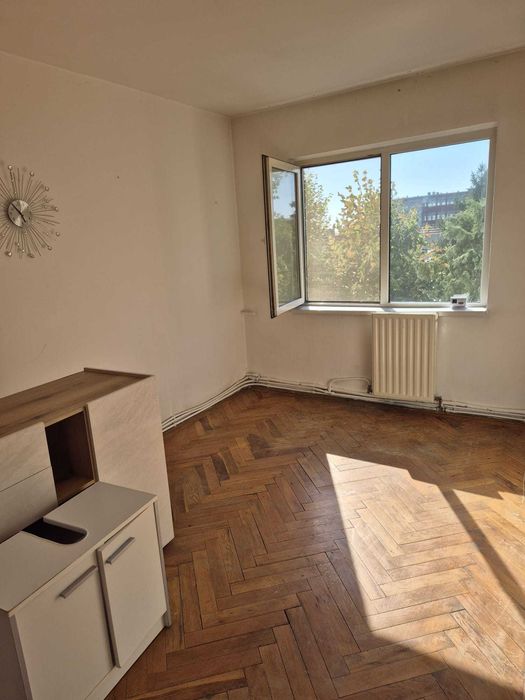 proprietar vand apartament 3 camere Romanilor