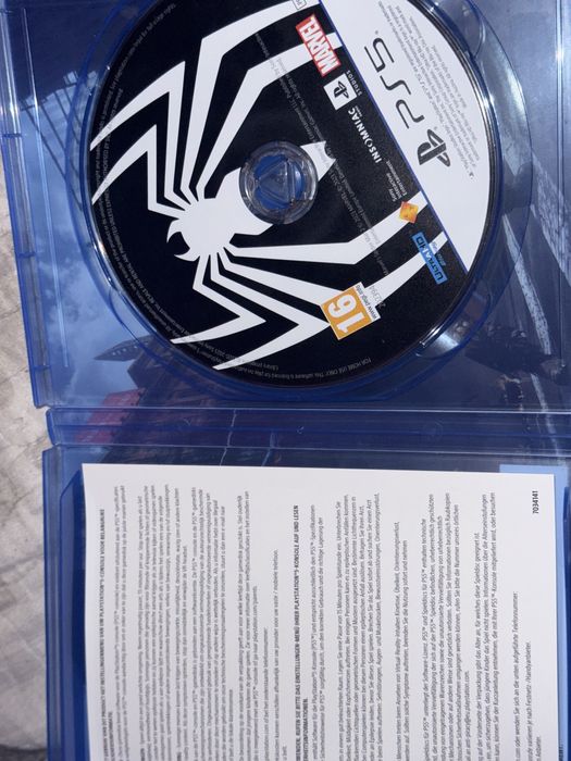 Jocuri de ps5 , spiderman 2 si jurrasic world evolution 2