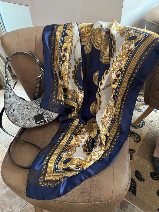 Красив  шал от мек шифон в  стил Roberto Cavalli