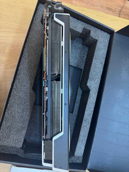 Placa XFX Radeon RX 6900 XT MERC 319 BLACK 16GB GDDR6