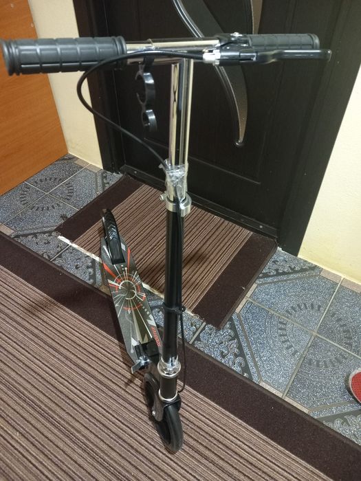 Vand trotineta pentru adolescenți și adulți