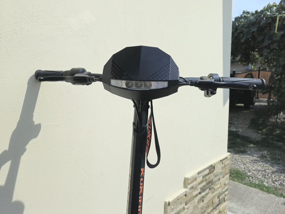 Vând trotinetă electrică KuKirin G2 – An fabr 2025, 465 km