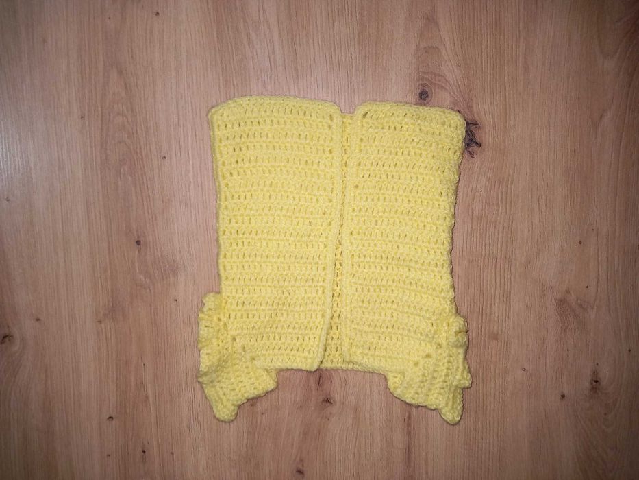 ПОДАРЯВАМ Нови ръчно плетени дрешки, жилетки, буйки, терлички