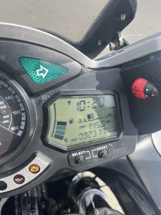Продавам Yamaha FJR 1300