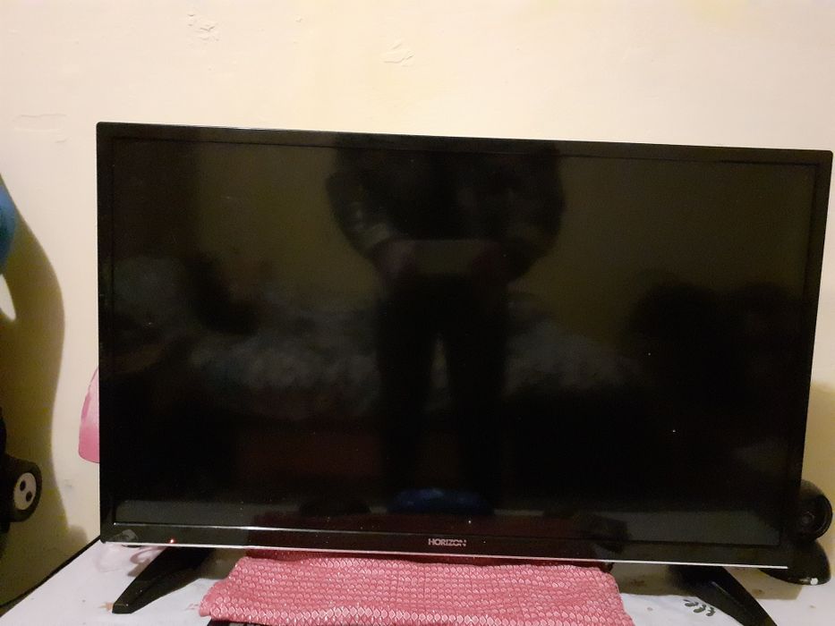 Vând  televizor horozon smart