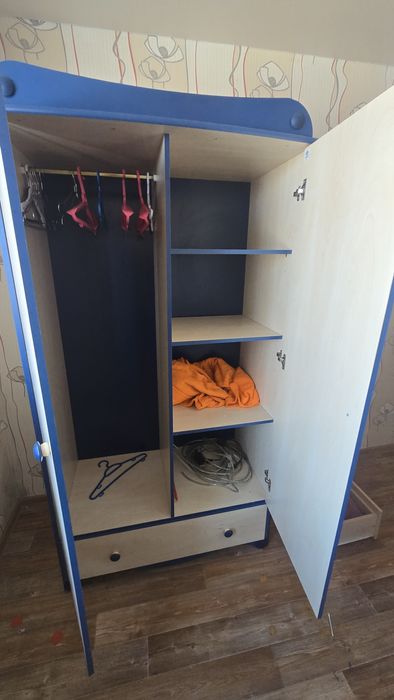 Продам шкаф гарнитур комод