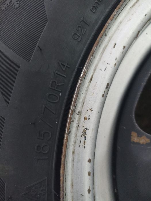 Продам зимнюю резину с дисками R14