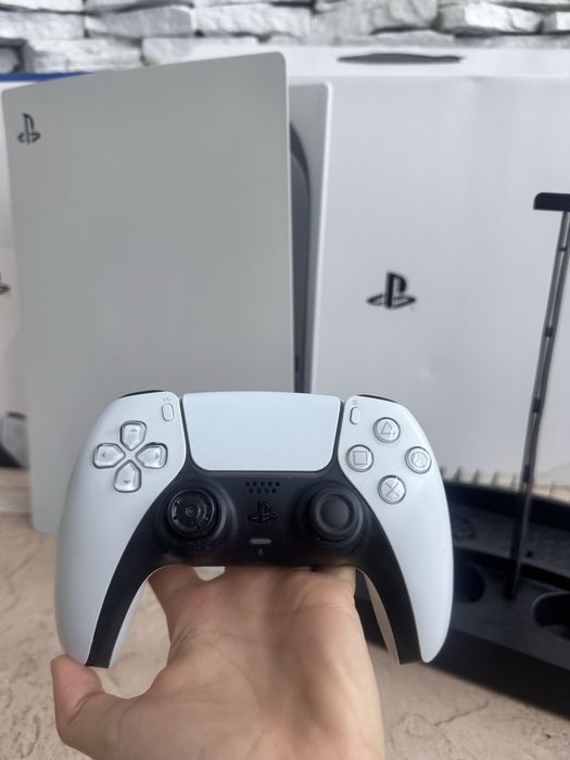 PLAYSTATION 5 в отлично състояние