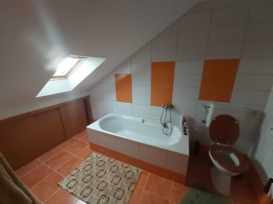 Proprietar inchiriez apartament 3 camere, 2 bai V.Aaron