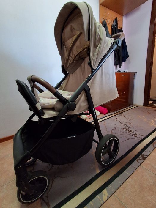 Детская коляска для малышов