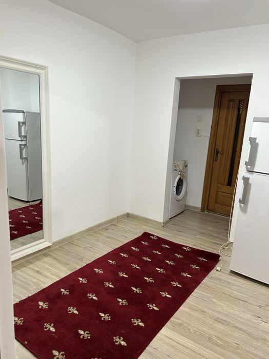 Inchiriez apartament cu 2 camere decomandat pretabil si spatiu comercial