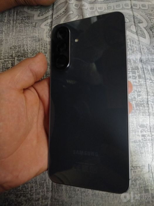 Samsung a56 5G. ...
