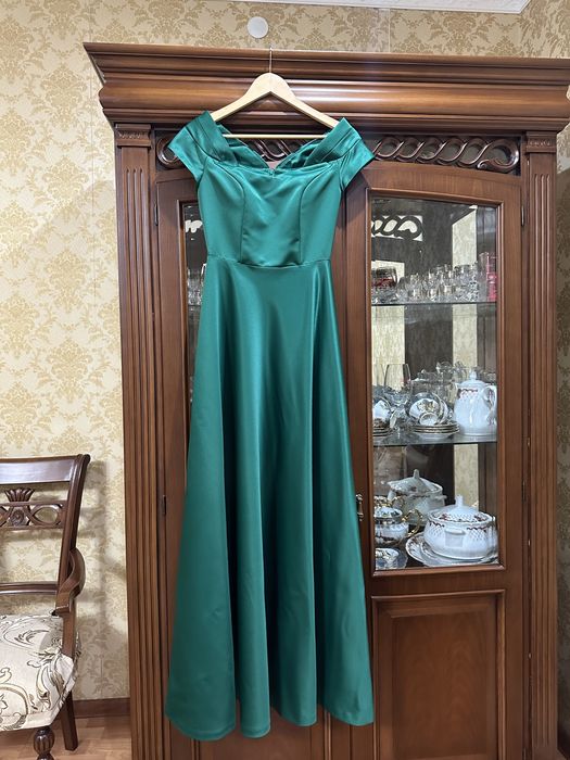 Продам платье в пол