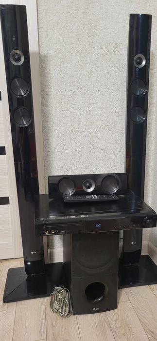 Домашний кинотеатор LG