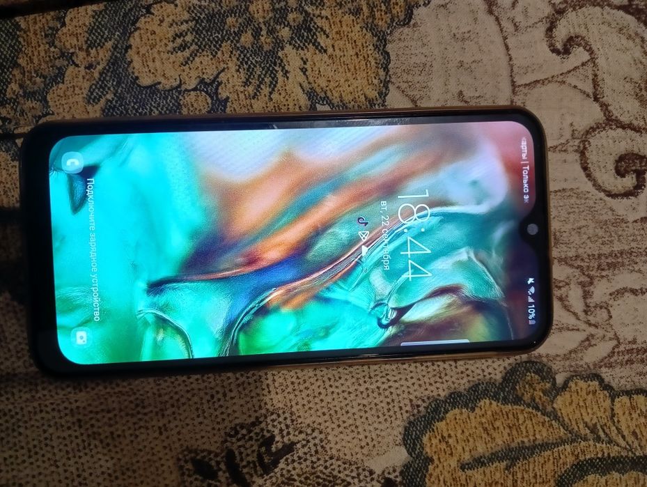 Samsung Galaxy A40 4/64 ГБ