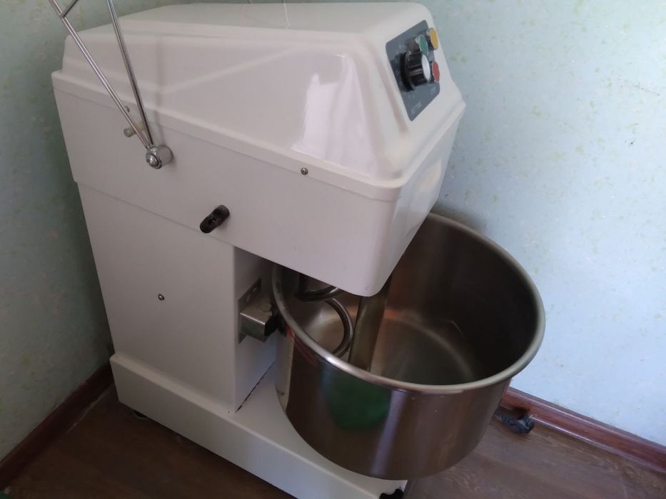 Тесто мешалка. Хамир кориш учун мулжалланган ускуна