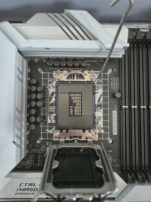Asus Rog Strix Z690-A GAMING WIFI