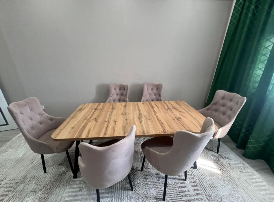 Стол со стульями