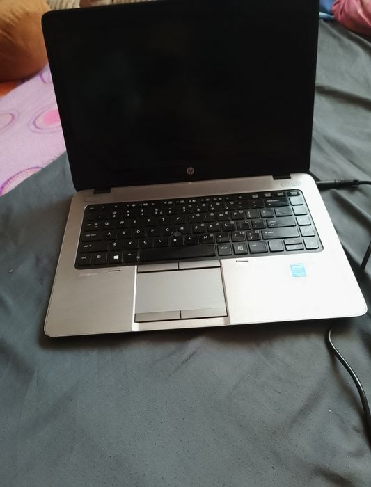 Laptop nou, HP folosit 3 zile