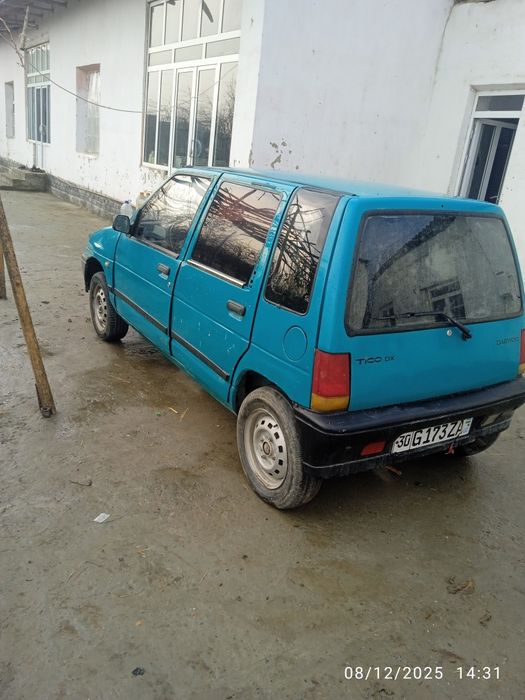 Tiko. Yili 99. Propangazda. Ruxsati yoʻq benzin yozilgan. Lekin benzin