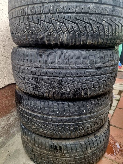 Anvelope de iarna 215 70 R15 C