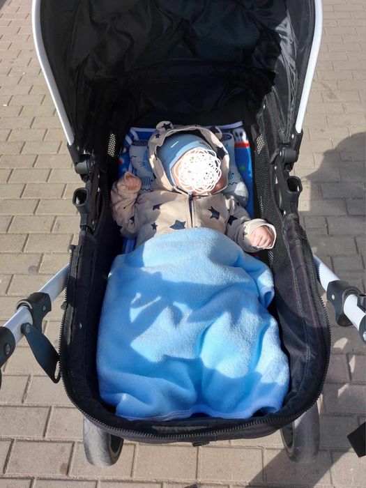 Cărucior 2 în 1,reversibil