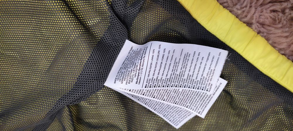 Geaca cu gluga Nike AeroSwift